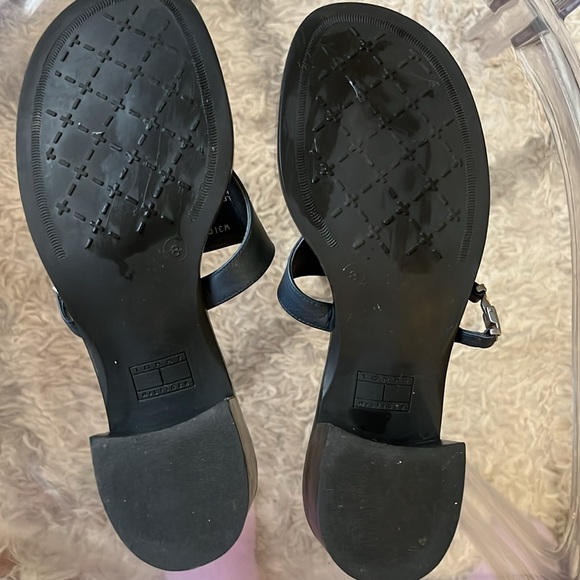 Designer Shoe Blowout sale!! Tommy Hilfiger sandal - Picture 5 of 5